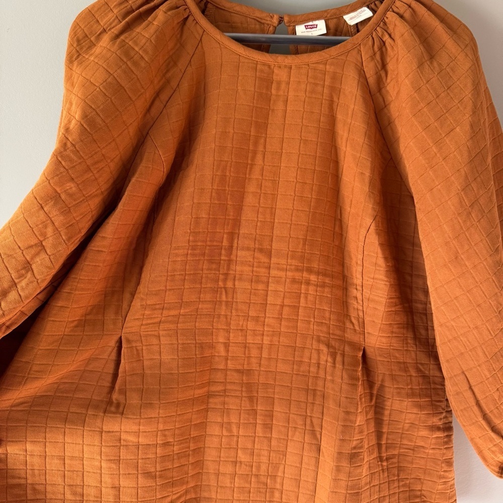LEVIS Cait Puff-Sleeve Blouse Burnt Orange Size Large - Picture 3 of 16